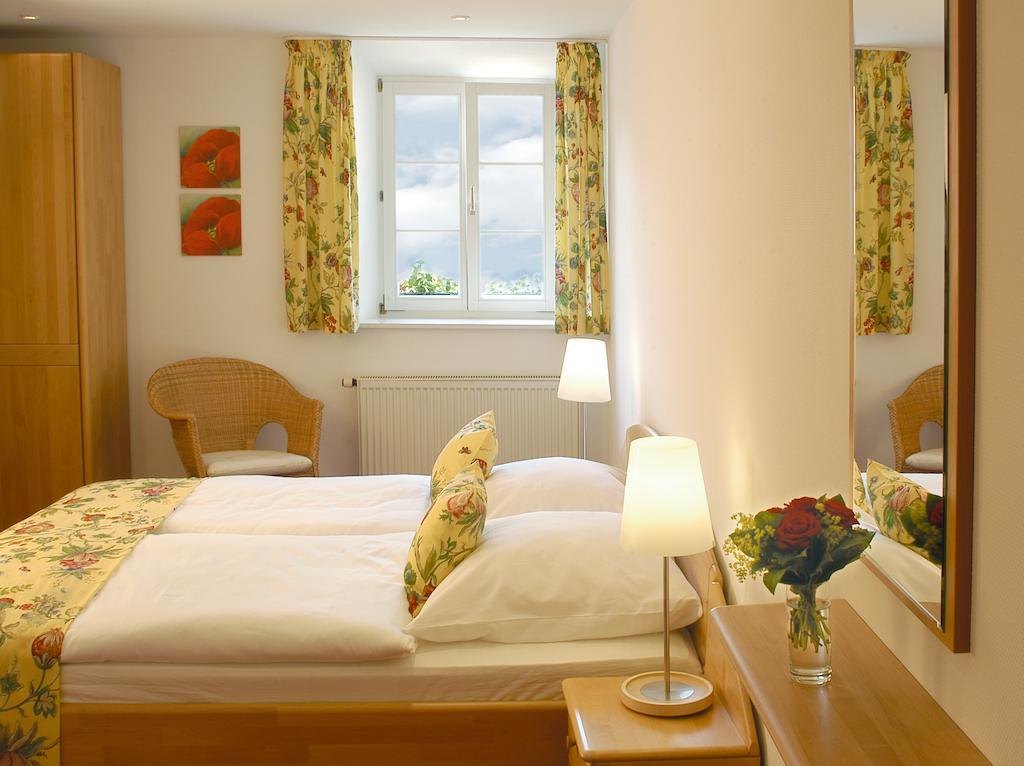 Landgasthof und Hotel Weisser Löwe Eckental Zimmer foto