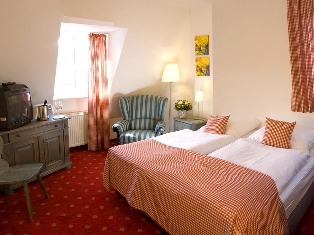 Landgasthof und Hotel Weisser Löwe Eckental Zimmer foto